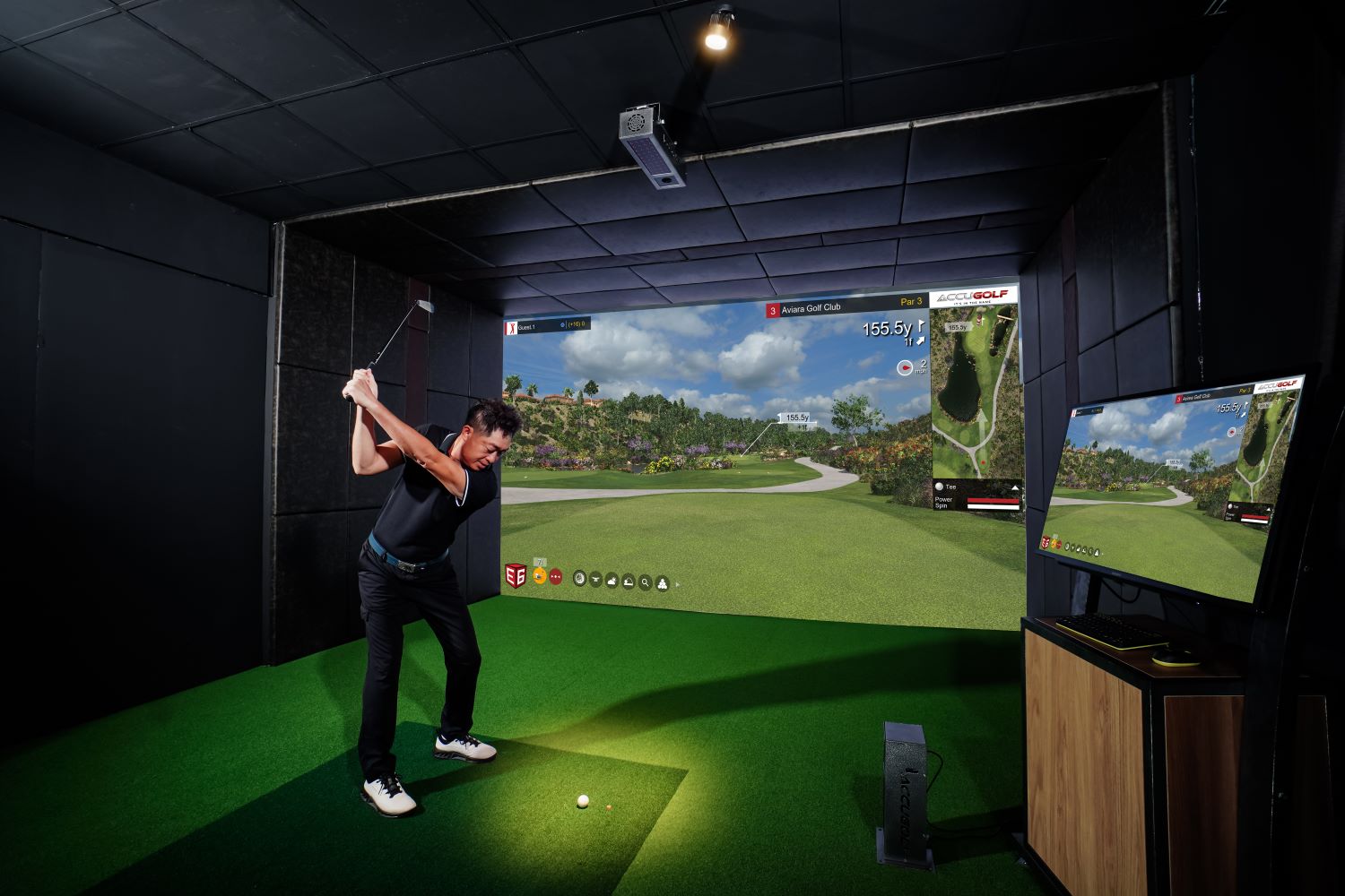 AccuGOLF indoor golf simulators